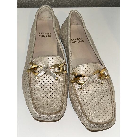 Stuart Weitzman Gold Loafers 6.5 Metallic Bow Chain Preppy Old Money Chic - Picture 1 of 10